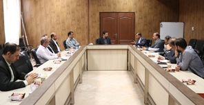 نشست مشترک مدیران دانشگاه قم و مسئولان استان در راستای بازسازی واحدهای صنعتی پس از جنگ 