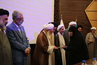  علامه حسن‌زاده آملی در منظومه علوم و معارف، به مثابه یک خورشید درخشان بود